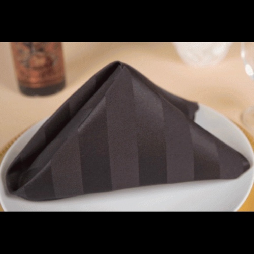Dinner Table Linens (8)